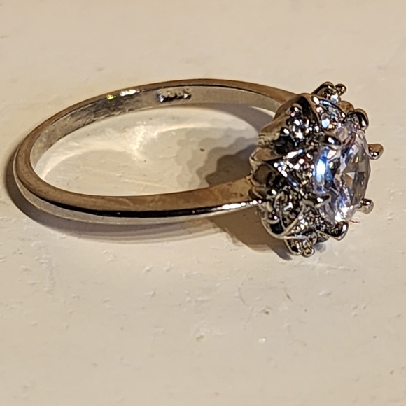 FLORAL BURST RING ROUND CUT - Picture 9 of 9